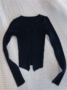 Black Ribbed Long-Sleeve Keyhole Knit Top